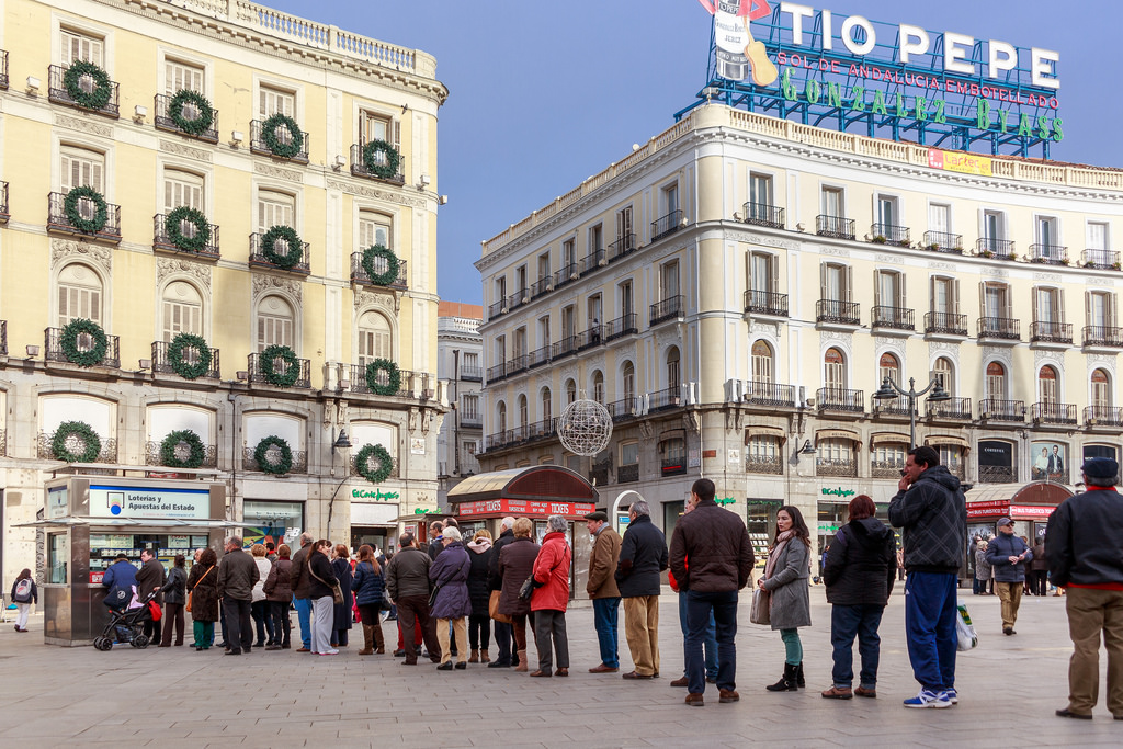 Очередь за лотерейными билетами в Испании